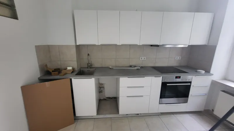 Einzimmerwohnung im 1.OG, EBK, renoviert — photo 1